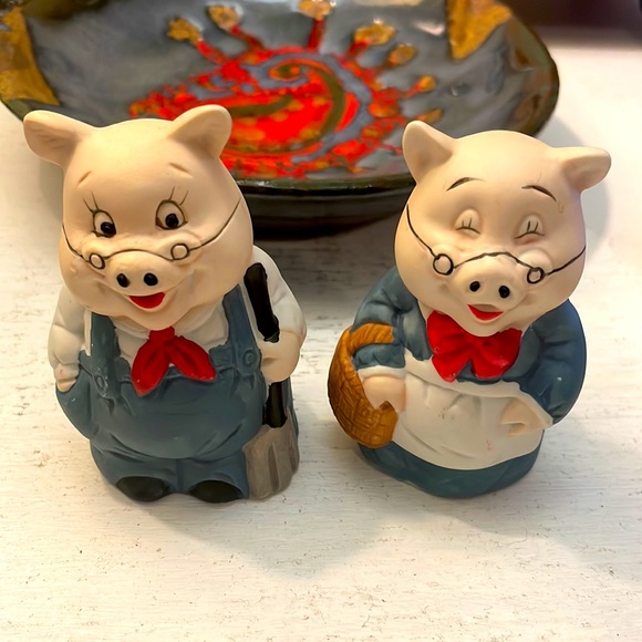 Vintage Accents Vintage Pair Of Porcelain Pigs Figurines Not Salt Pepper Shakers 3 4 Tall